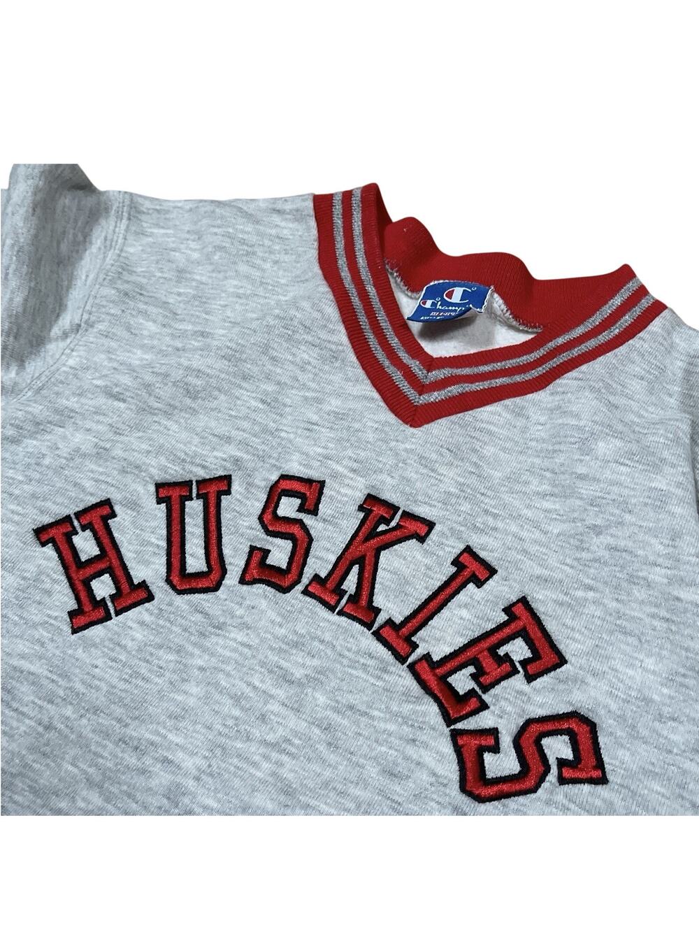Vintage 80’s Champion Huskies V-Neck Crewneck Sweatshirt Size Medium Made USA‎